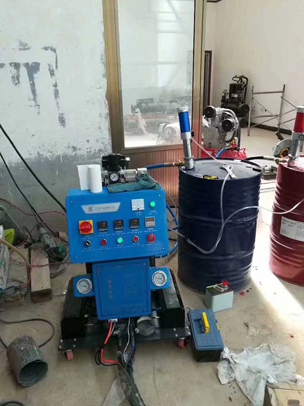 聚氨酯浮球 Q2600D聚氨酯發(fā)泡機(jī) 澆注發(fā)泡成型(圖2) 聚氨酯浮球Q2600D聚氨酯發(fā)泡機(jī)