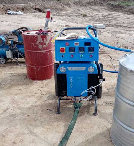 聚氨酯冷庫噴涂機(jī)(圖2) Q5200聚氨酯冷庫噴涂機(jī)